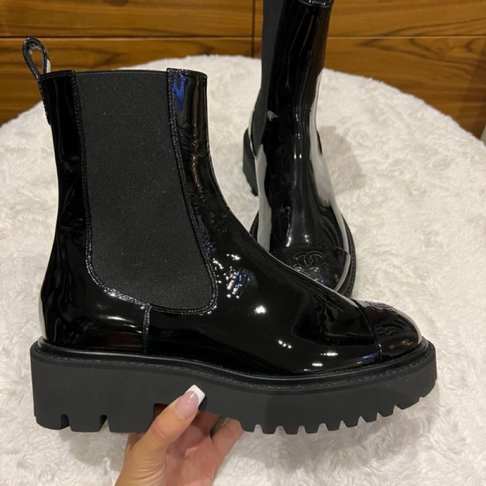 CHANEL PATENT BOOTS SIZE 41
